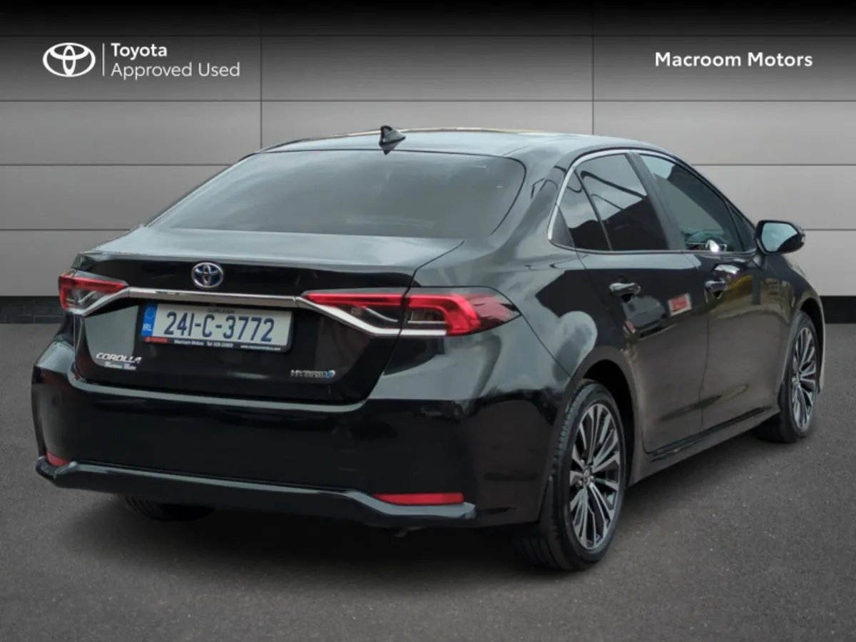 Toyota Corolla COROLLA LUNA SPORT SALOON - Image 2