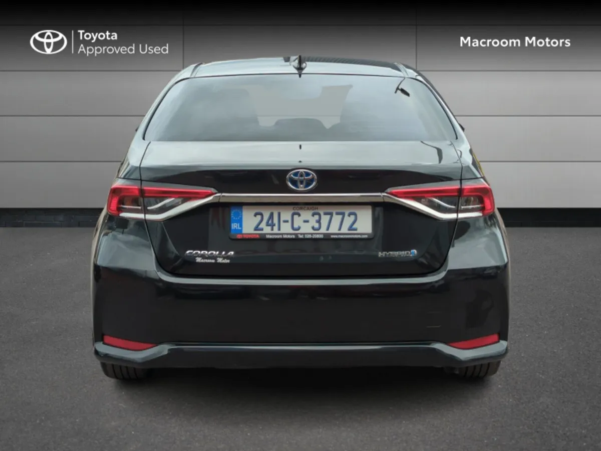 Toyota Corolla COROLLA LUNA SPORT SALOON - Image 4