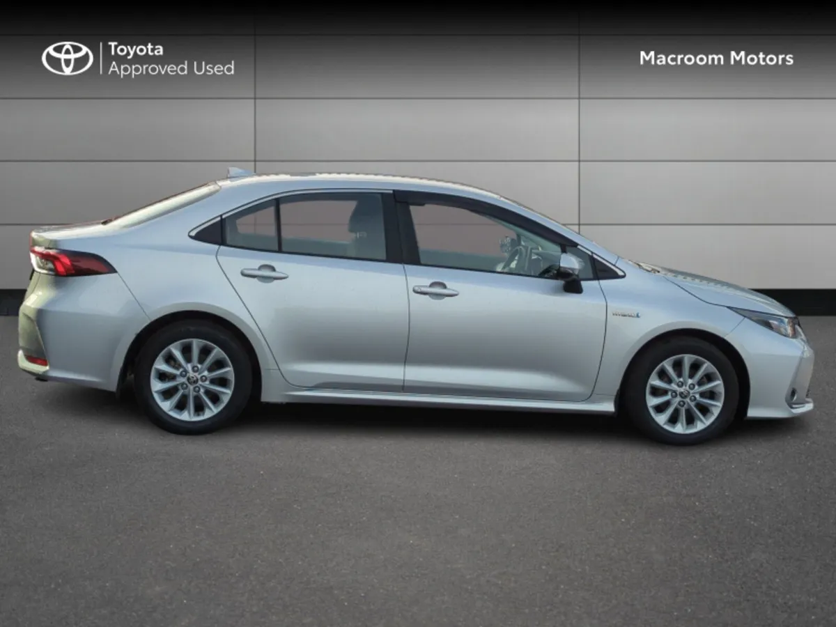 Toyota Corolla HYB LUNA SALOON 4DR AUTO - Image 3