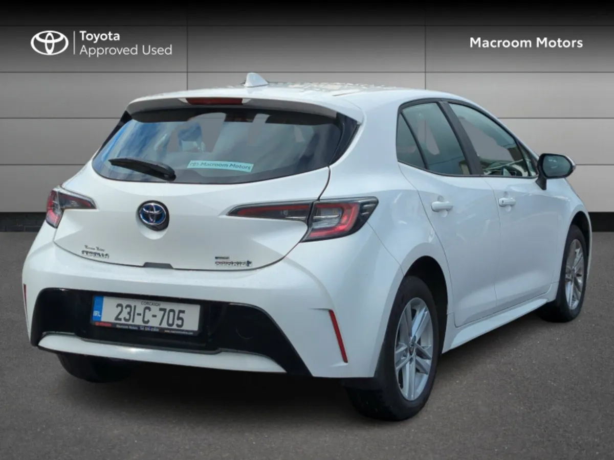 Toyota Corolla COROLLA HYBRID H/B 1.8 LUNA - Image 2
