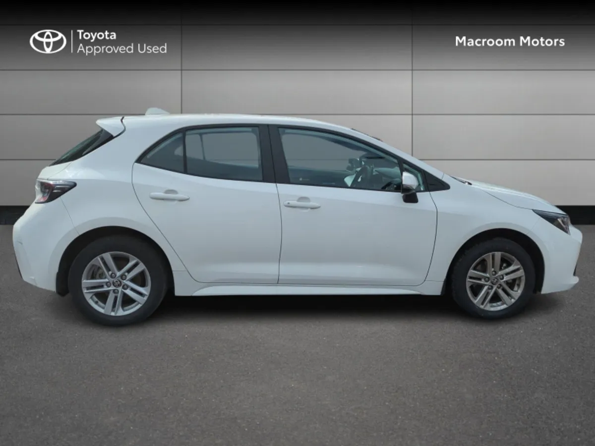 Toyota Corolla COROLLA HYBRID H/B 1.8 LUNA - Image 3