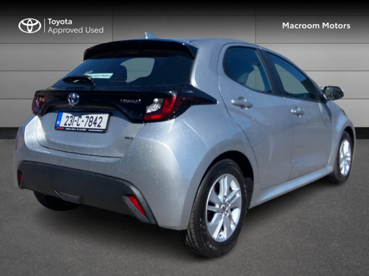 Toyota Yaris 1.5 - Image 2