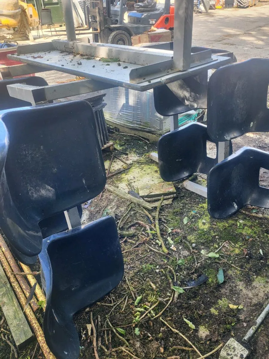 seating - Image 1