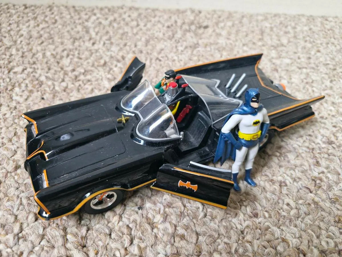 Die-cast Batmobile - Image 1
