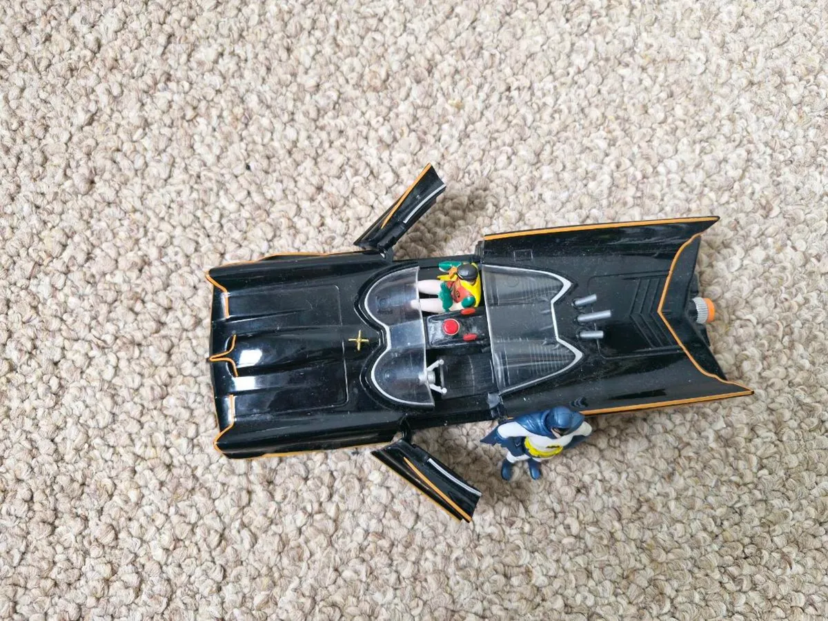 Die-cast Batmobile - Image 3