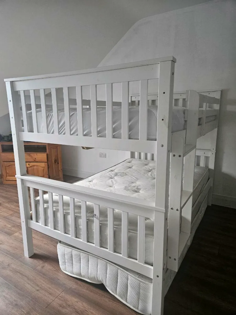 Quad bunk bed - Image 1