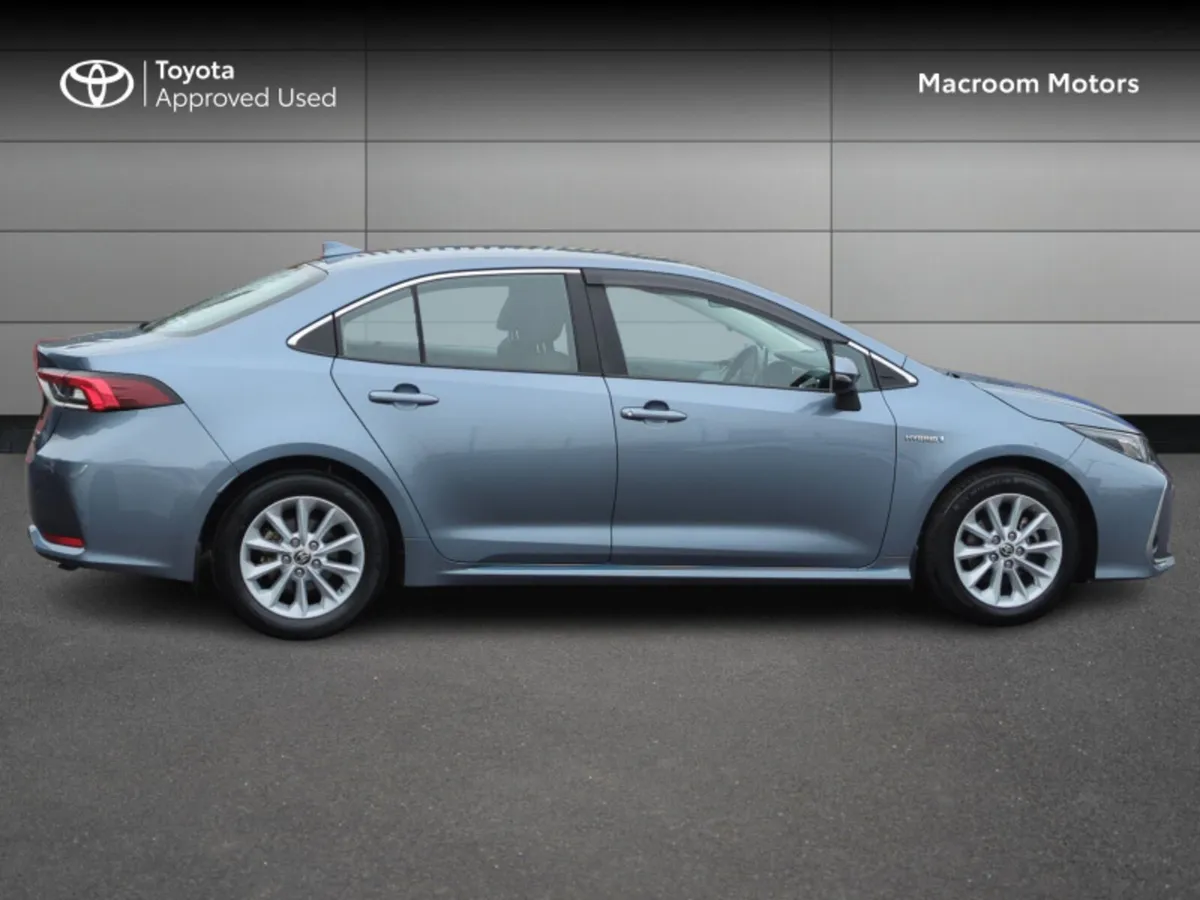 Toyota Corolla HYB LUNA SALOON 4DR AUTO - Image 3