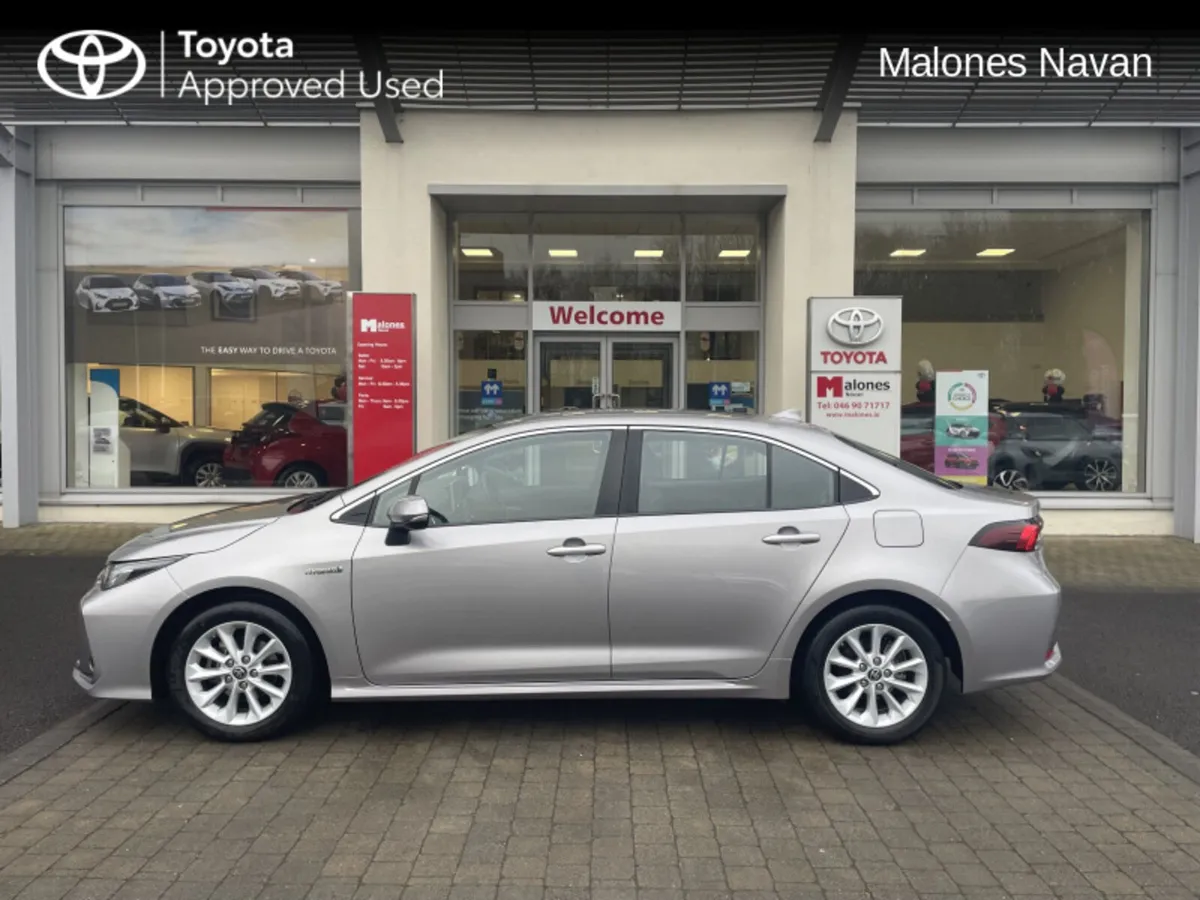 Toyota Corolla HYB LUNA SALOON 4DR AUTO - Image 4