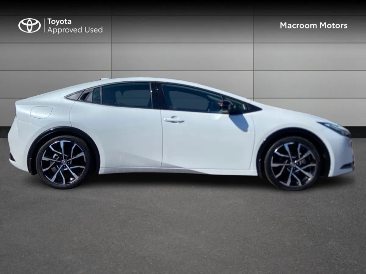 Toyota Prius 2.0 - Image 3