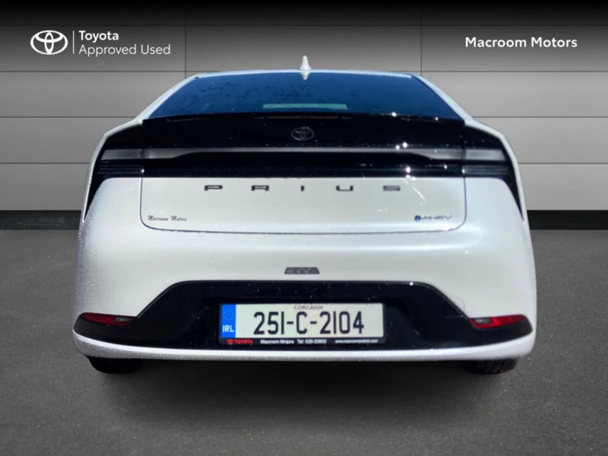 Toyota Prius 2.0 - Image 4