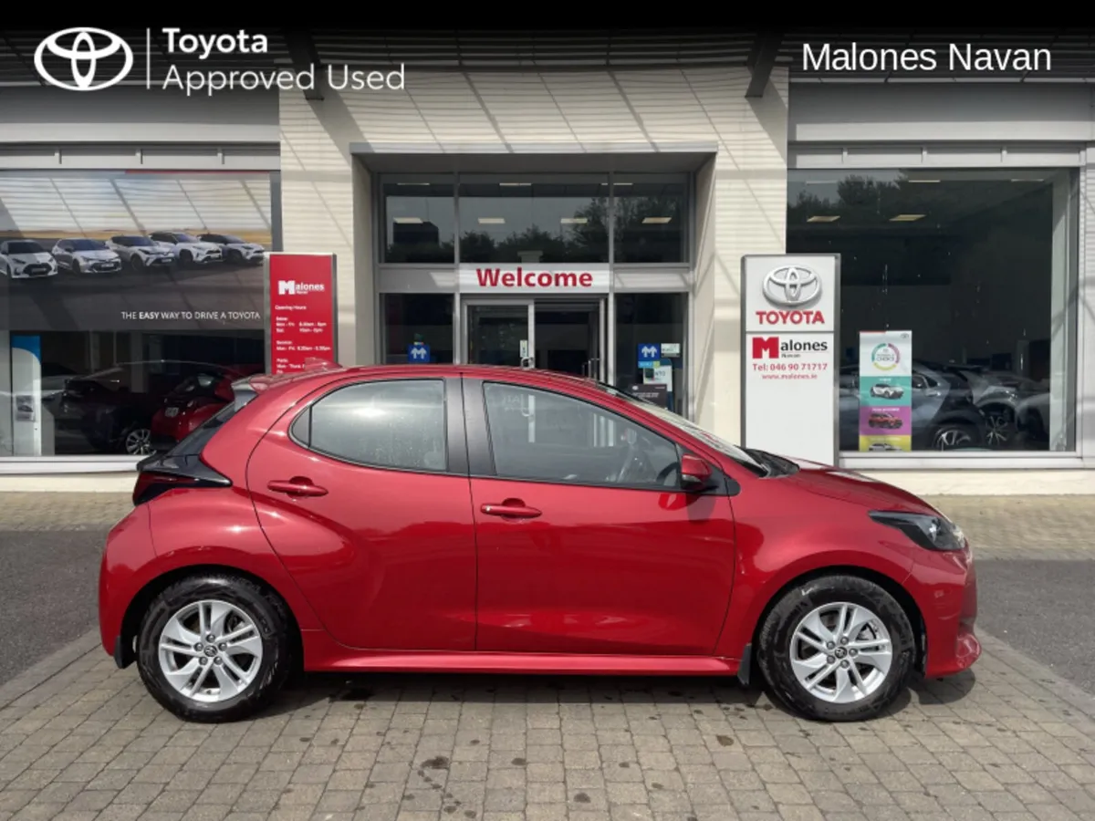 Toyota Yaris YARIS HYBRID LUNA - Image 3
