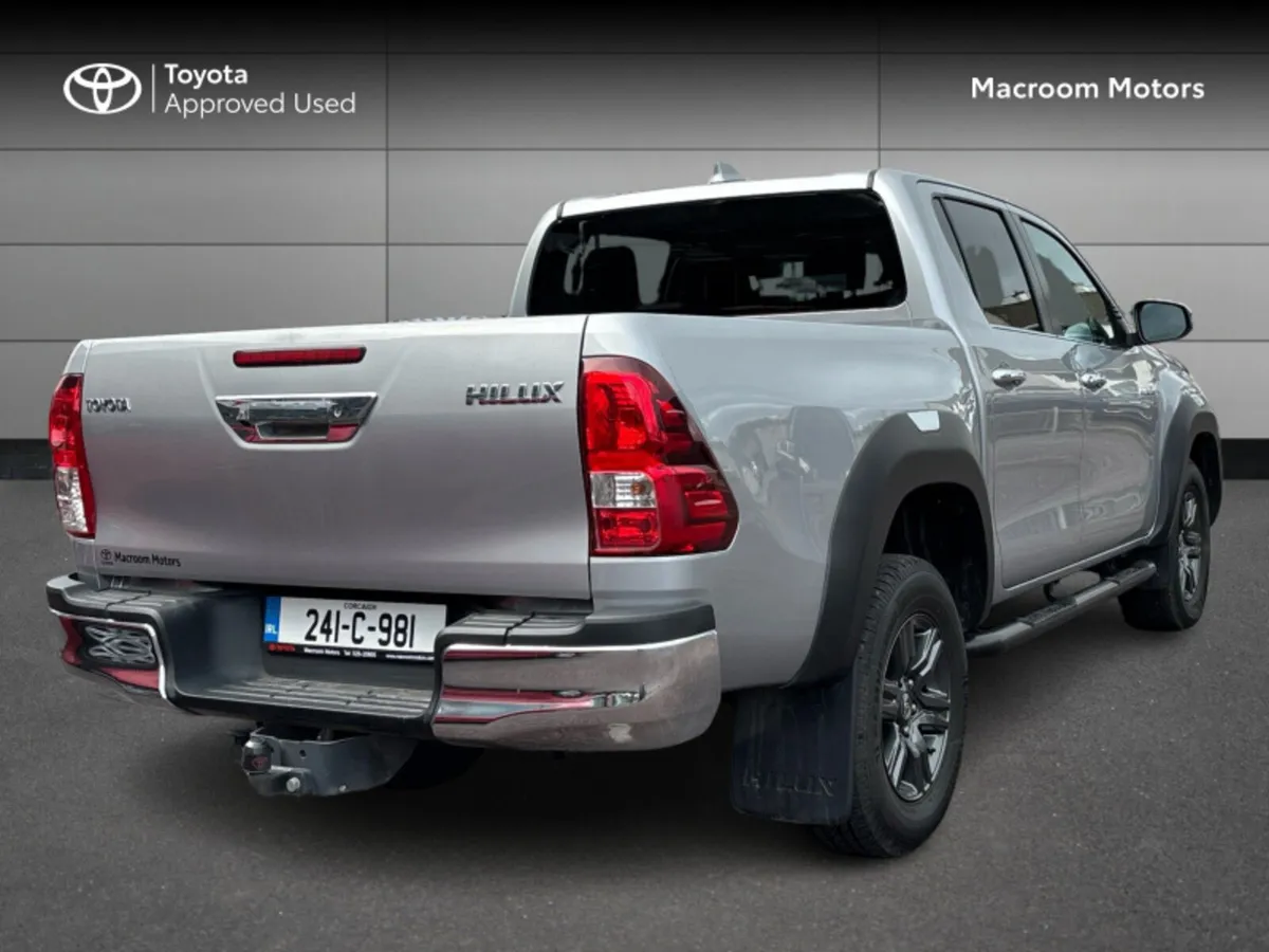 Toyota Hilux 2.4 SR5 DOUBLE CAB - Image 2