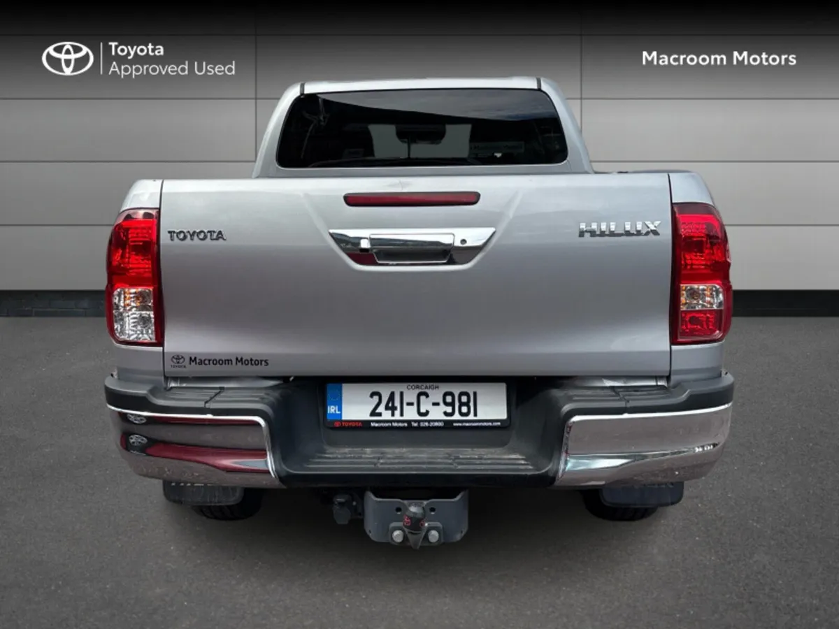Toyota Hilux 2.4 SR5 DOUBLE CAB - Image 4