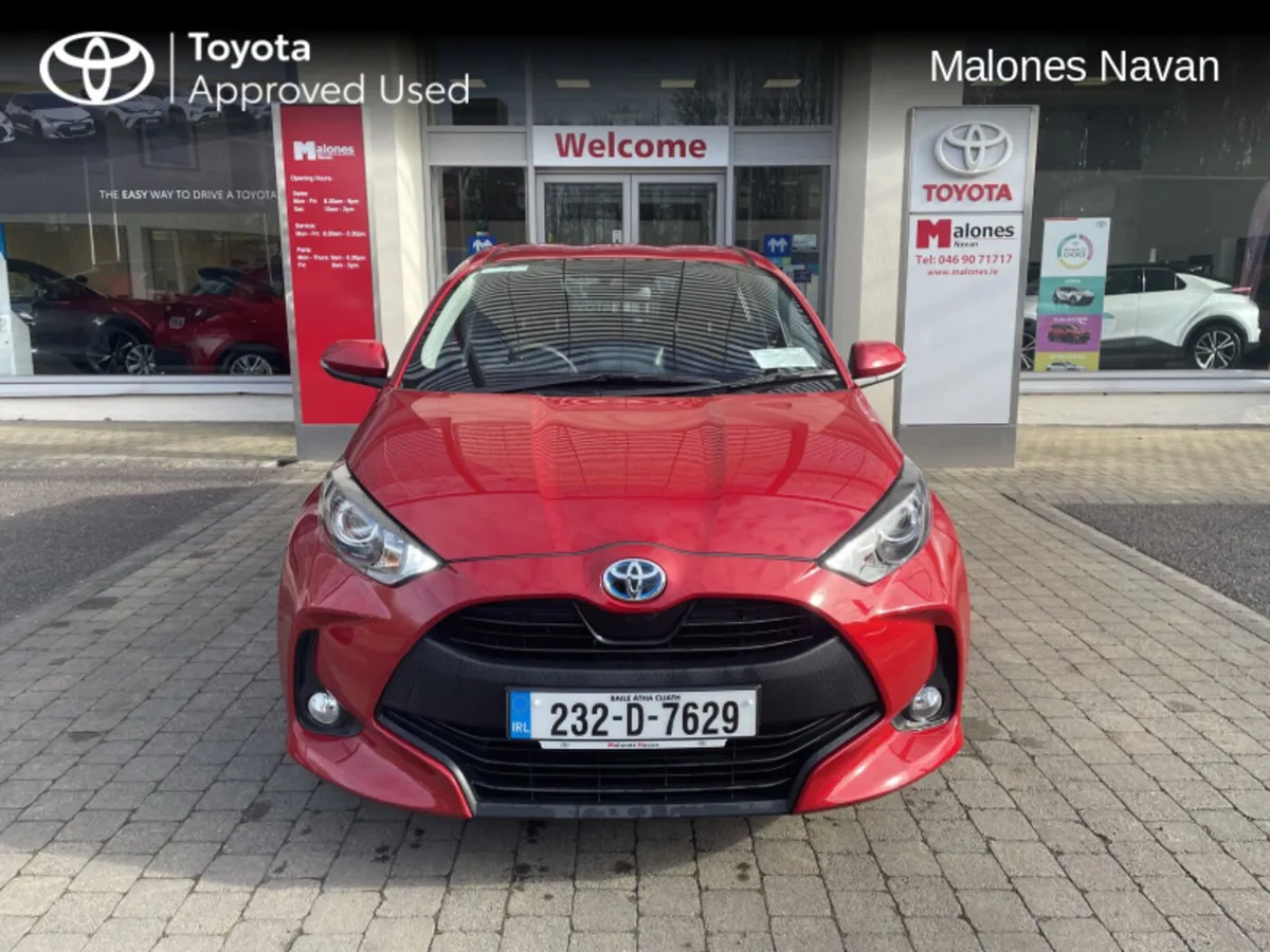 Toyota Yaris 1.5 HYBRID LUNA 4DR AUTO - Image 2