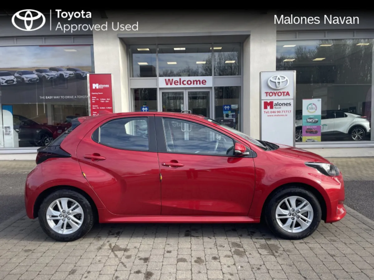 Toyota Yaris 1.5 HYBRID LUNA 4DR AUTO - Image 3