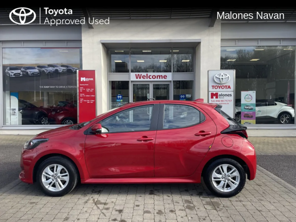 Toyota Yaris 1.5 HYBRID LUNA 4DR AUTO - Image 4