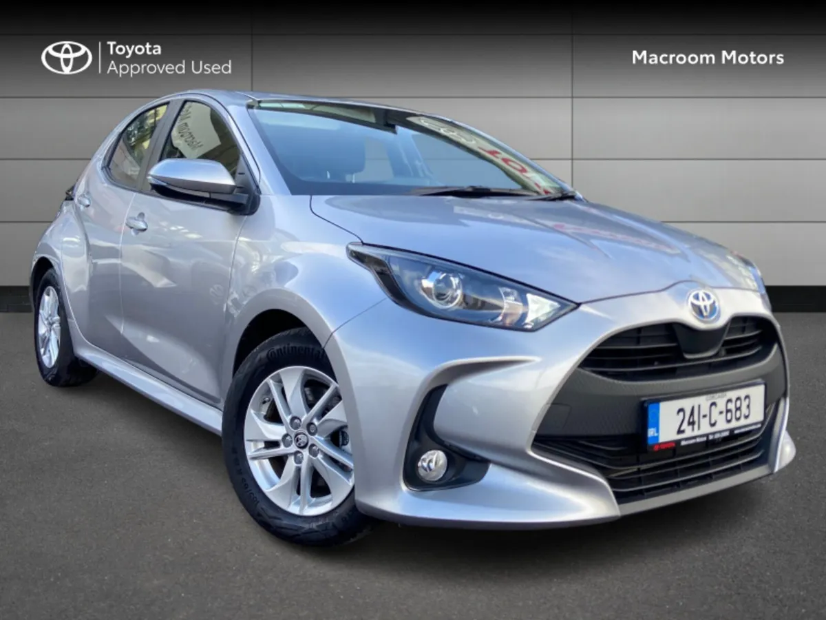 Toyota Yaris YARIS 1.5 HYBRID LUNA - Image 1