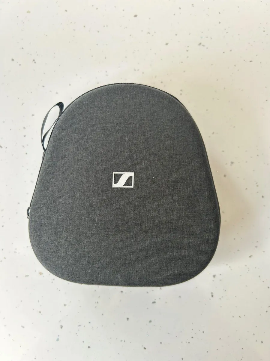 Sennheiser Momentum 4 - Image 3