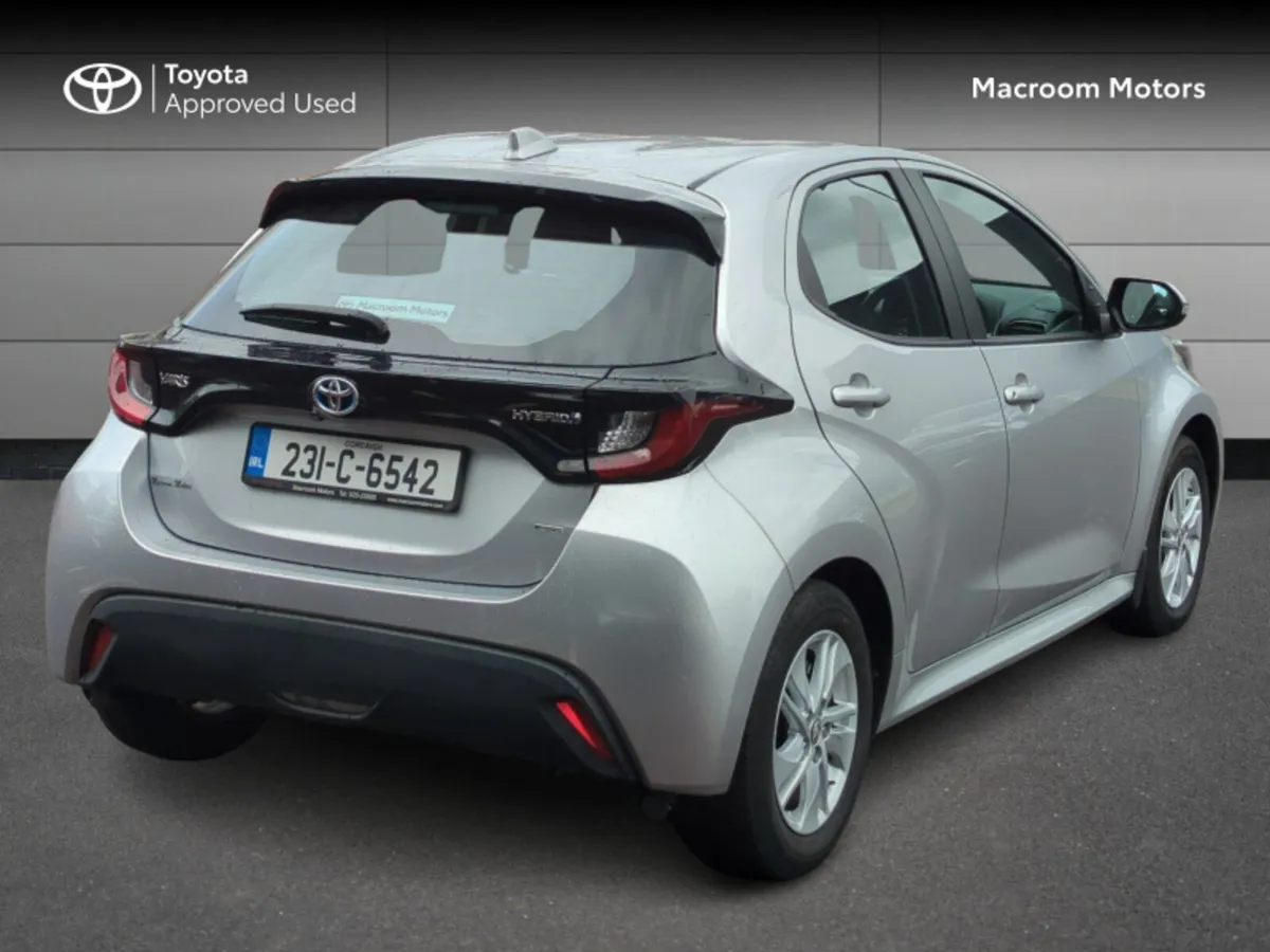 Toyota Yaris 1.5 - Image 2