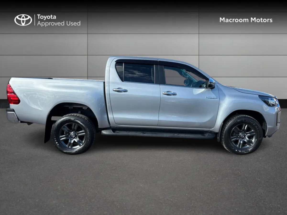 Toyota Hilux HILUX 2.8 SR5 D/CAB AUTO - Image 3
