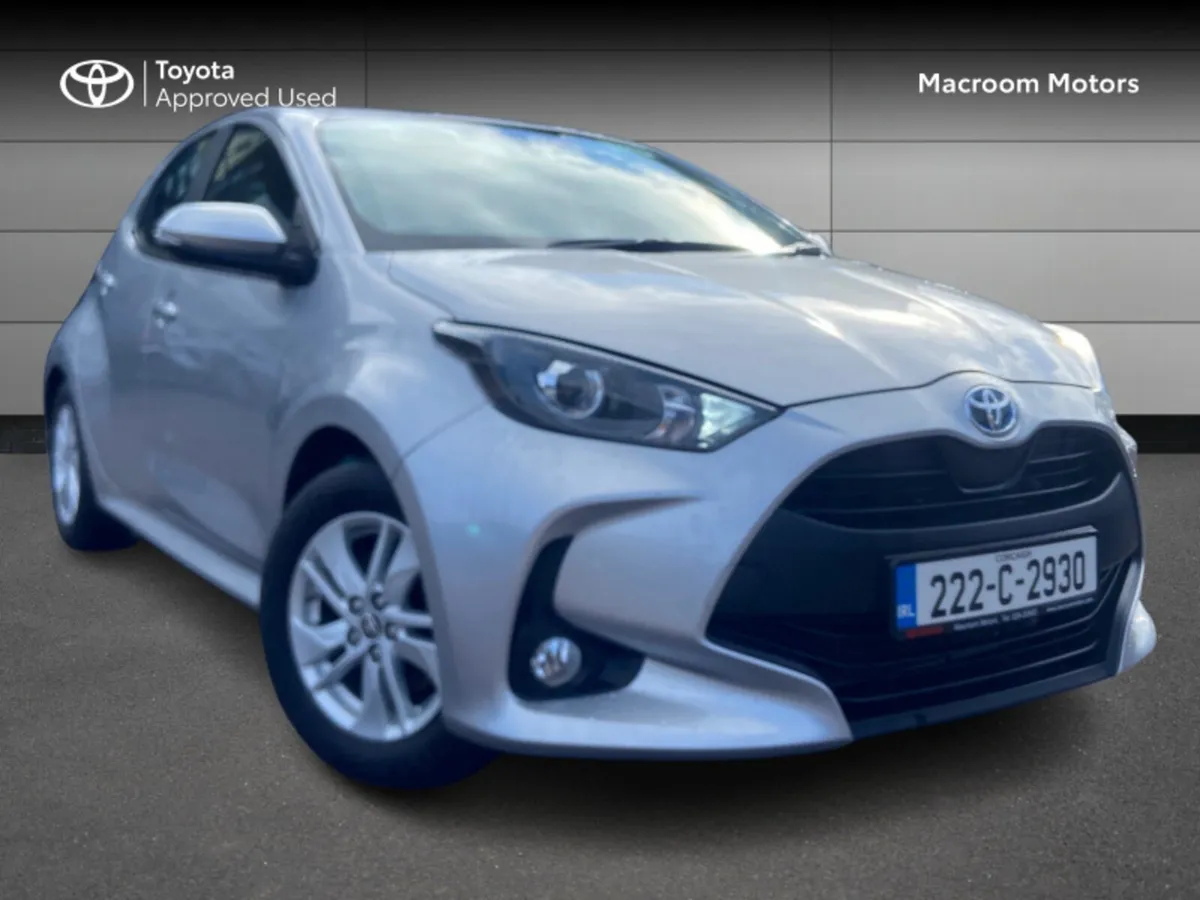 Toyota Yaris 1.5 HYBRID LUNA 4DR AUTO - Image 1