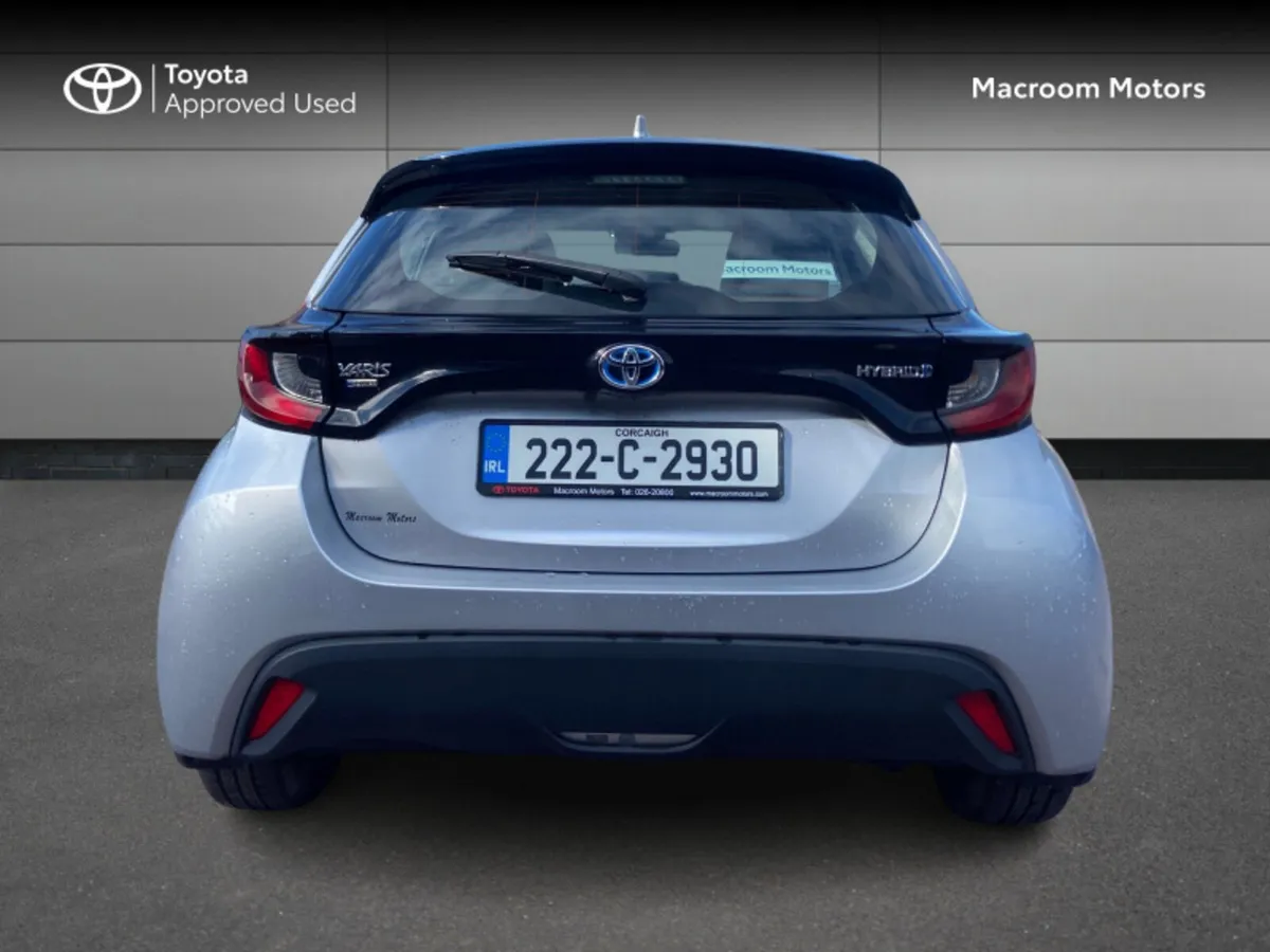 Toyota Yaris 1.5 HYBRID LUNA 4DR AUTO - Image 4