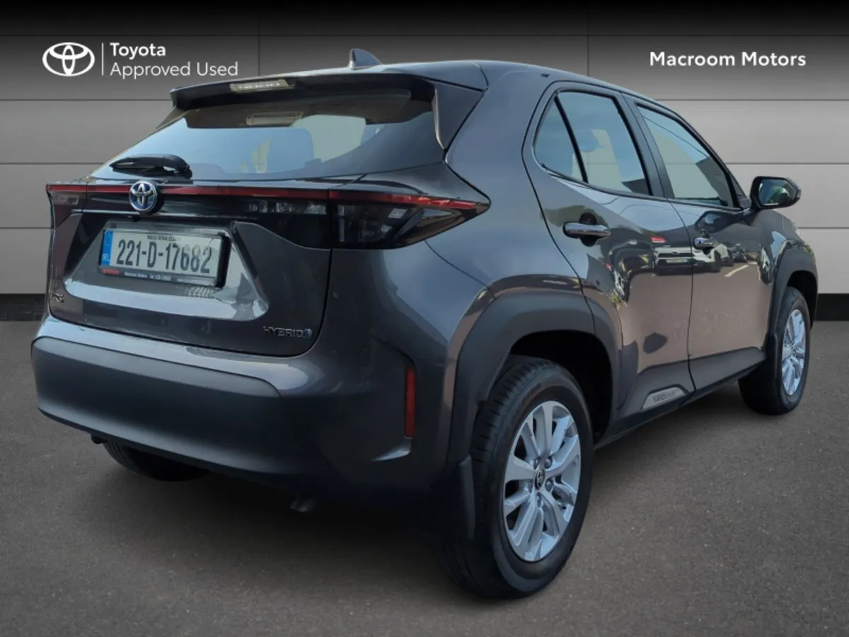 Toyota Yaris CR CROSS LUNA 4DR AUTO - Image 2