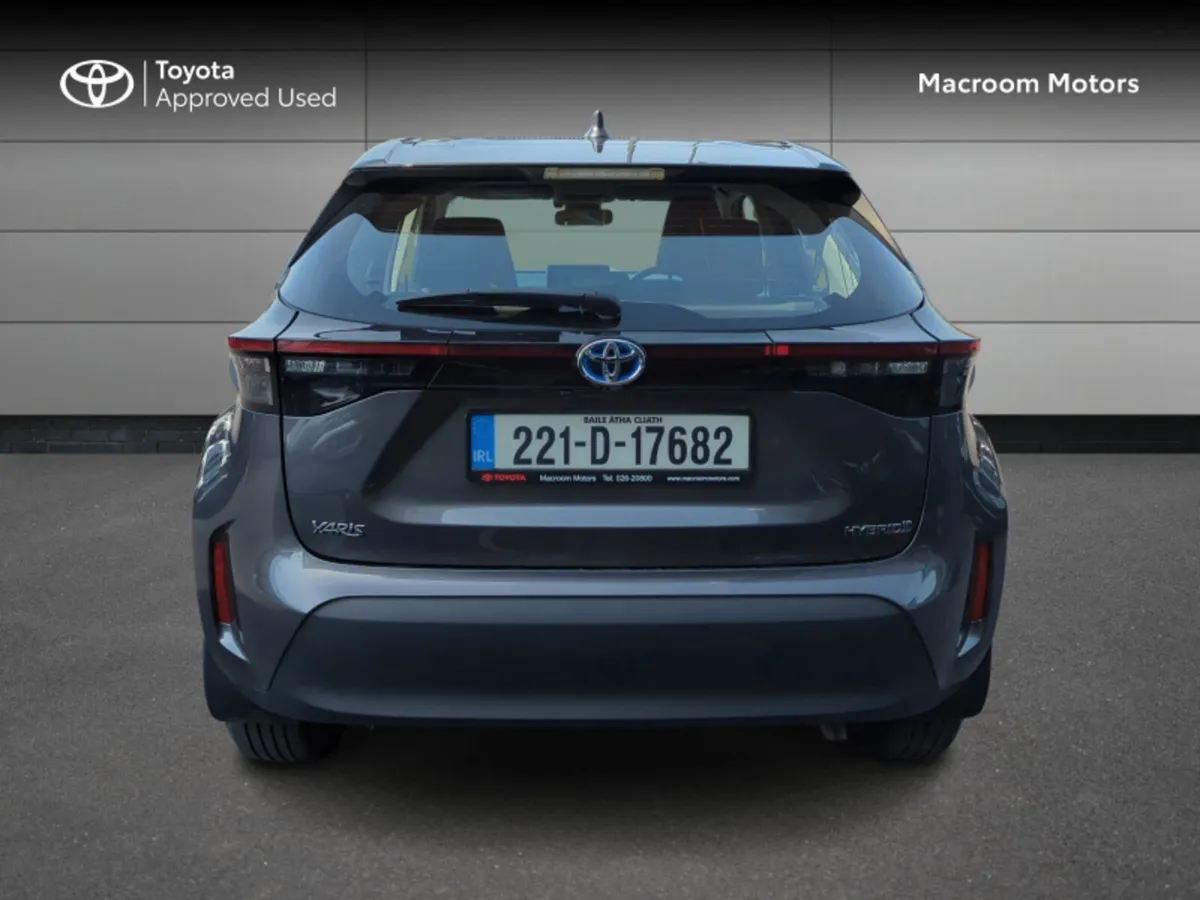 Toyota Yaris CR CROSS LUNA 4DR AUTO - Image 4