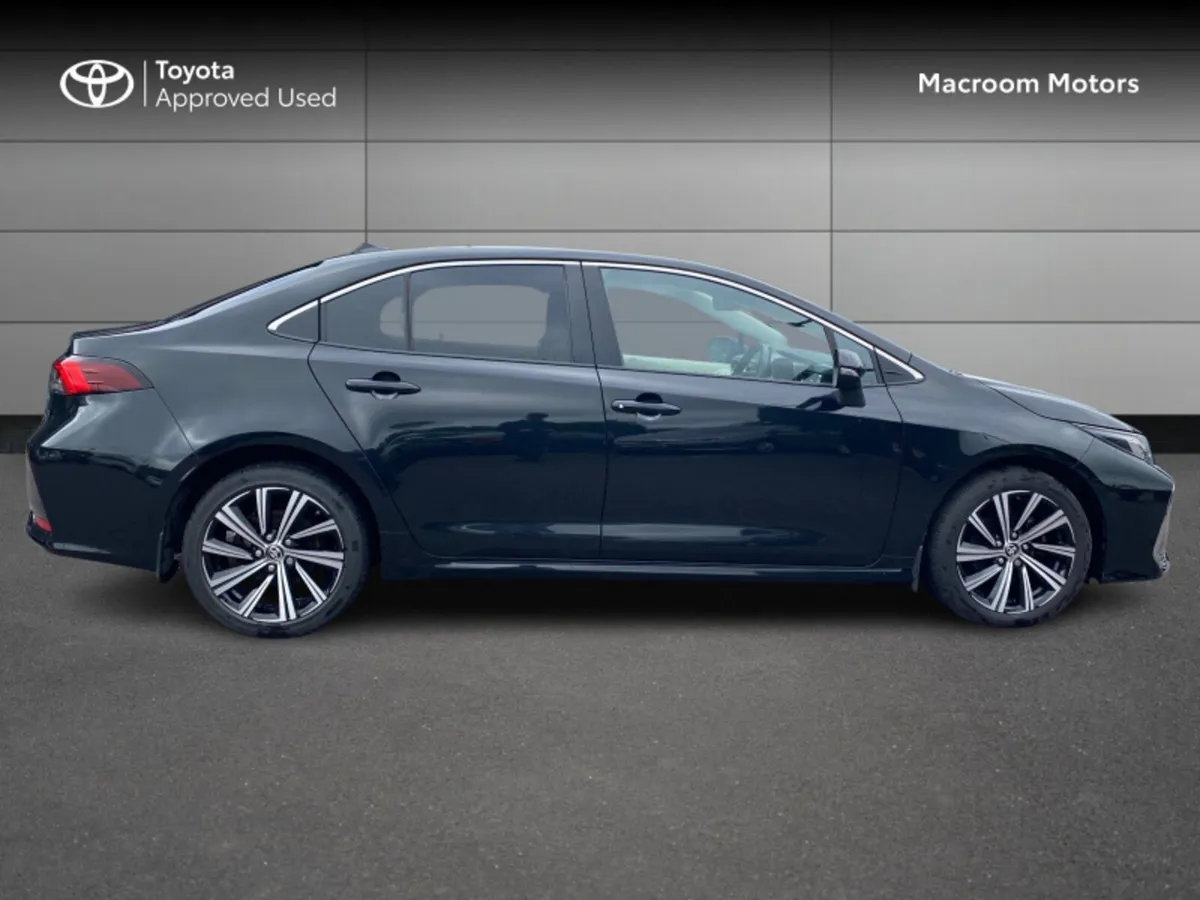 Toyota Corolla HYBRID LUNA SP SPORT 4DR AUTO - Image 3