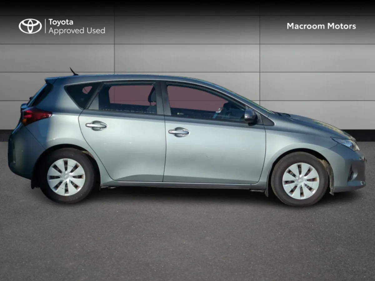 Toyota Auris AURIS 1.4D4D TERRA 5DR NG - Image 3