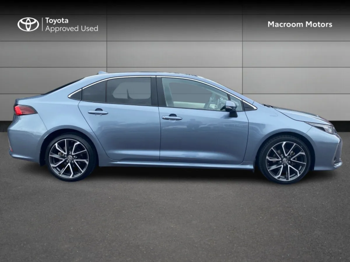 Toyota Corolla SOL SALOON 4DR AUTO HYBRID - Image 3