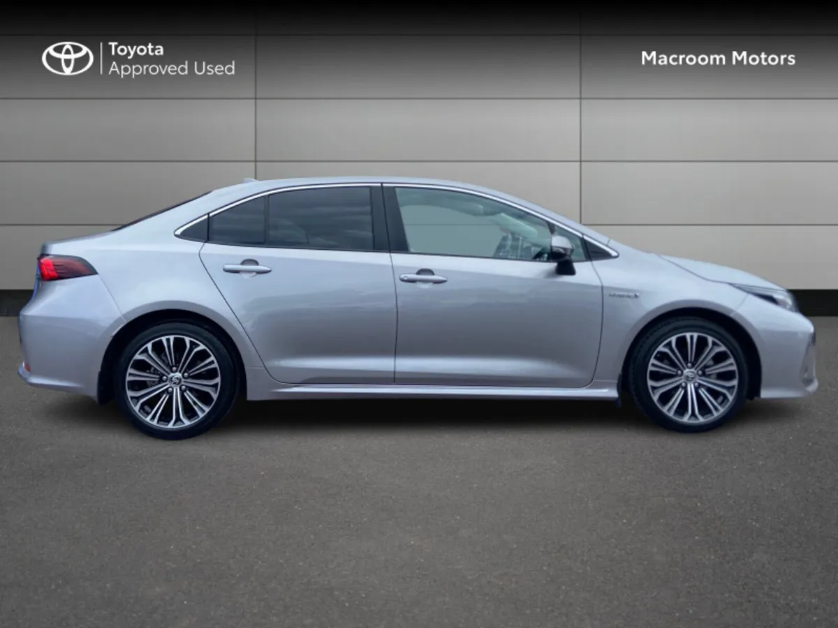 Toyota Corolla HYBRID LUNA SP SPORT 4DR - Image 3
