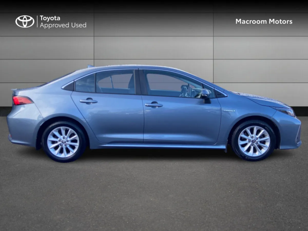 Toyota Corolla HYB LUNA SALOON 4DR AUTO HYBRID - Image 3