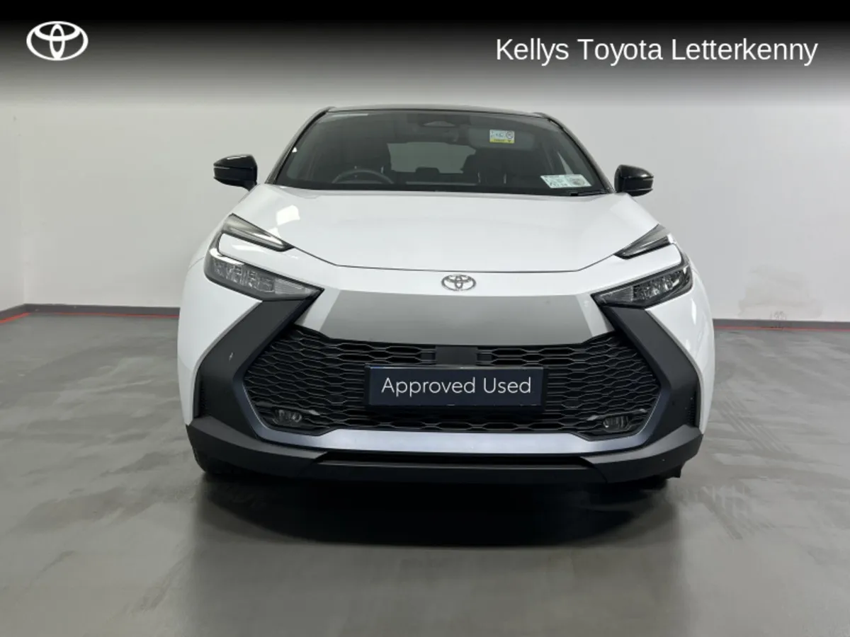 Toyota C-HR C-HR Sport Plus + Plug-In Hybrid PHEV - Image 4
