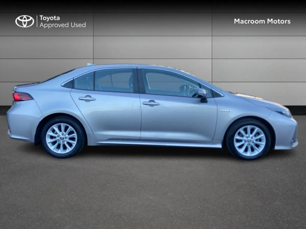 Toyota Corolla HYB LUNA SALOON 4DR AUTO HYBRID - Image 3