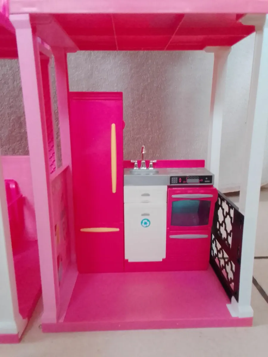 Barbie Townhouse - Image 1