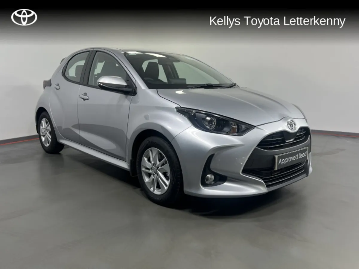 Toyota Yaris YARIS HYBRID 1.5 LUNA #174 - Image 1