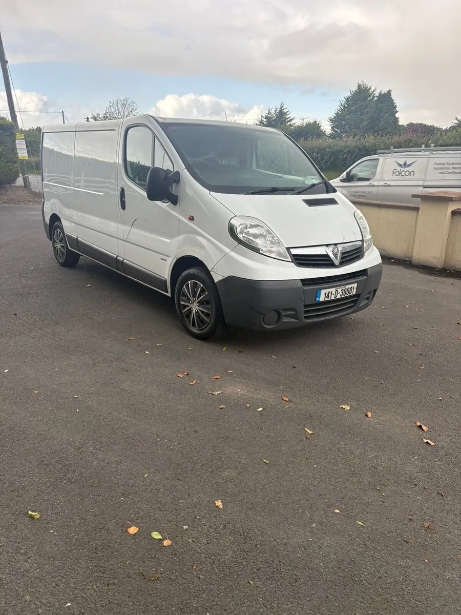 2014 Vauxhall vivaro LWB Doe 6/26 one owner - Image 1
