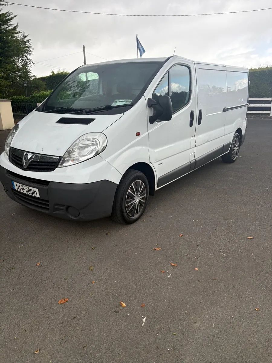 2014 Vauxhall vivaro LWB Doe 6/26 one owner - Image 2