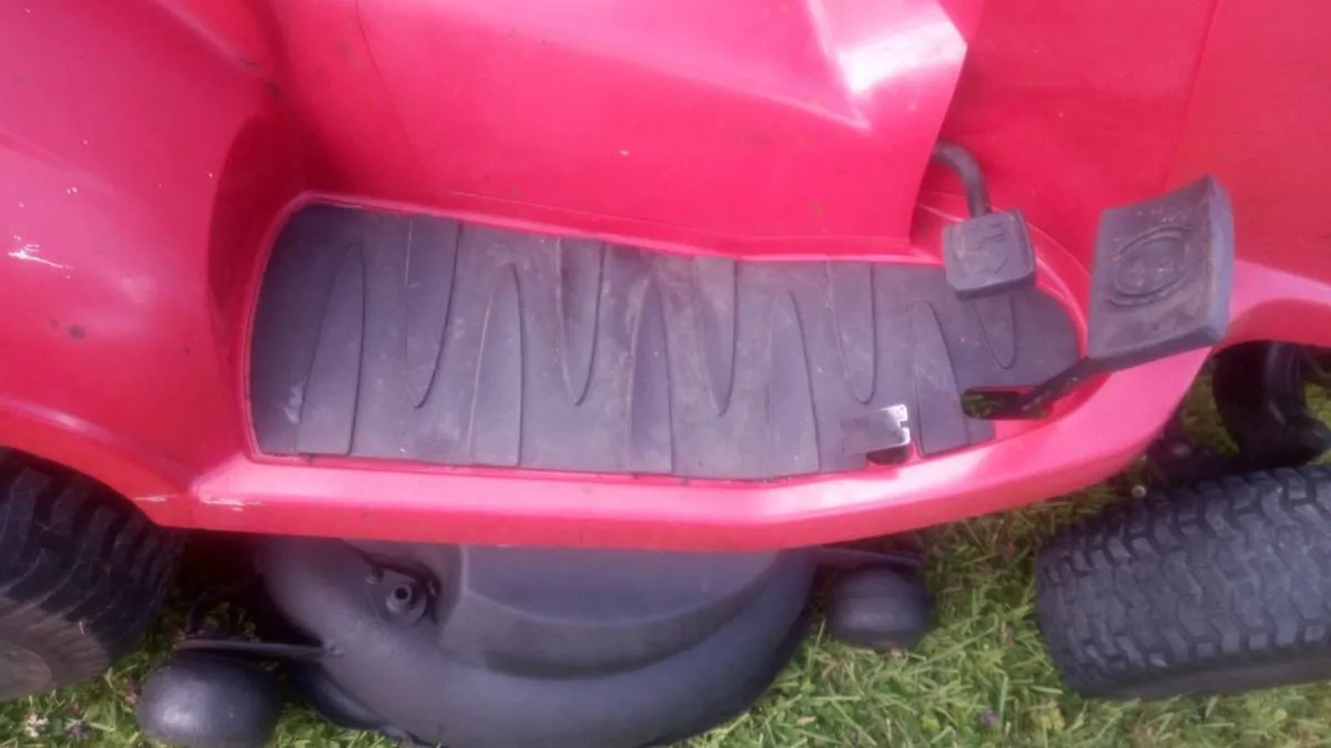 HONDA 2417 HYDROSTATIC MOWER - Image 2