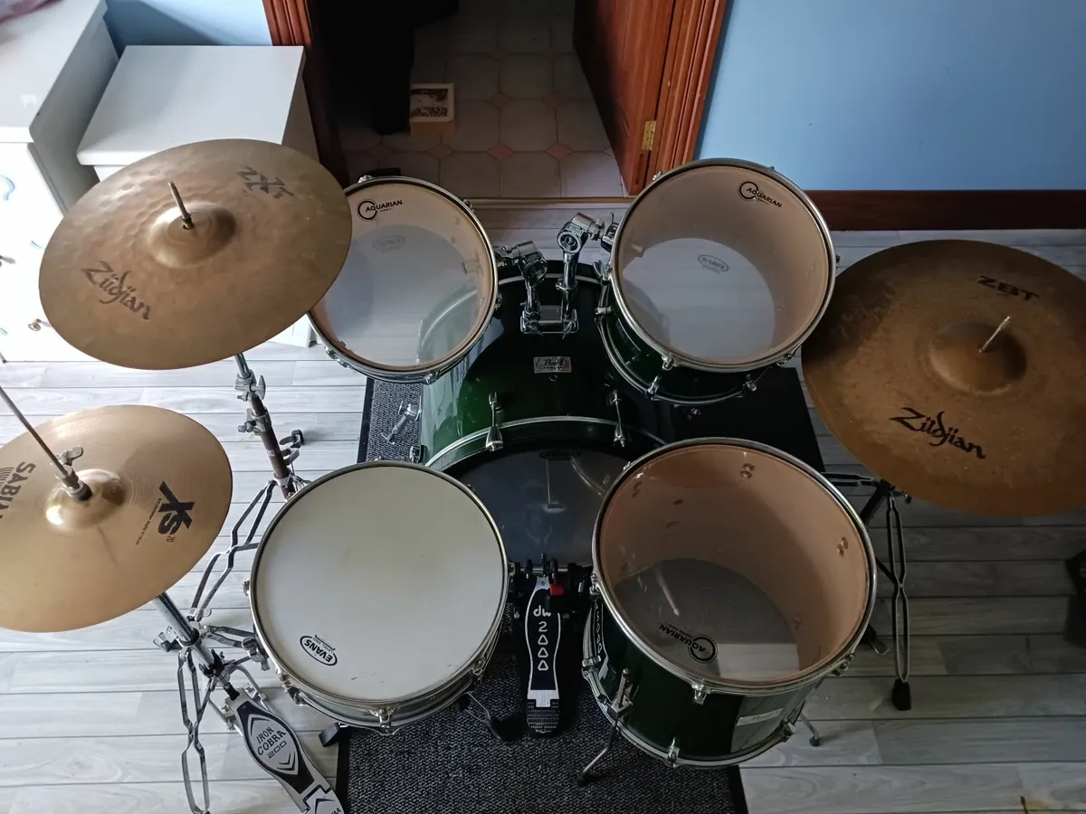 Drum Kit - Image 1