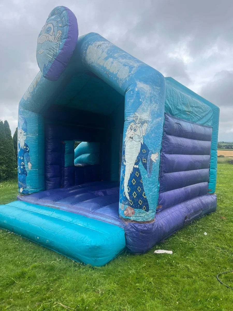 Bouncy castle - Image 4