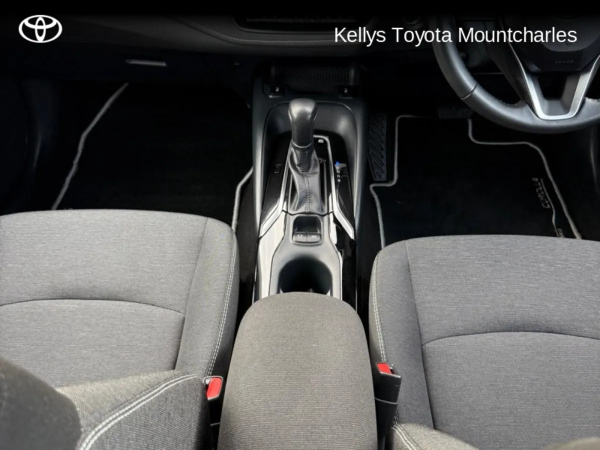 Toyota Corolla COROLLA LUNA SPORT SALOON - Image 3