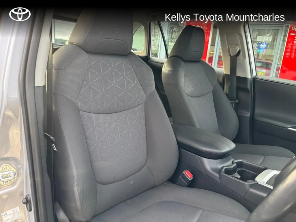 Toyota RAV4 RAV4 HYBRID LUNA 2WD - Image 2