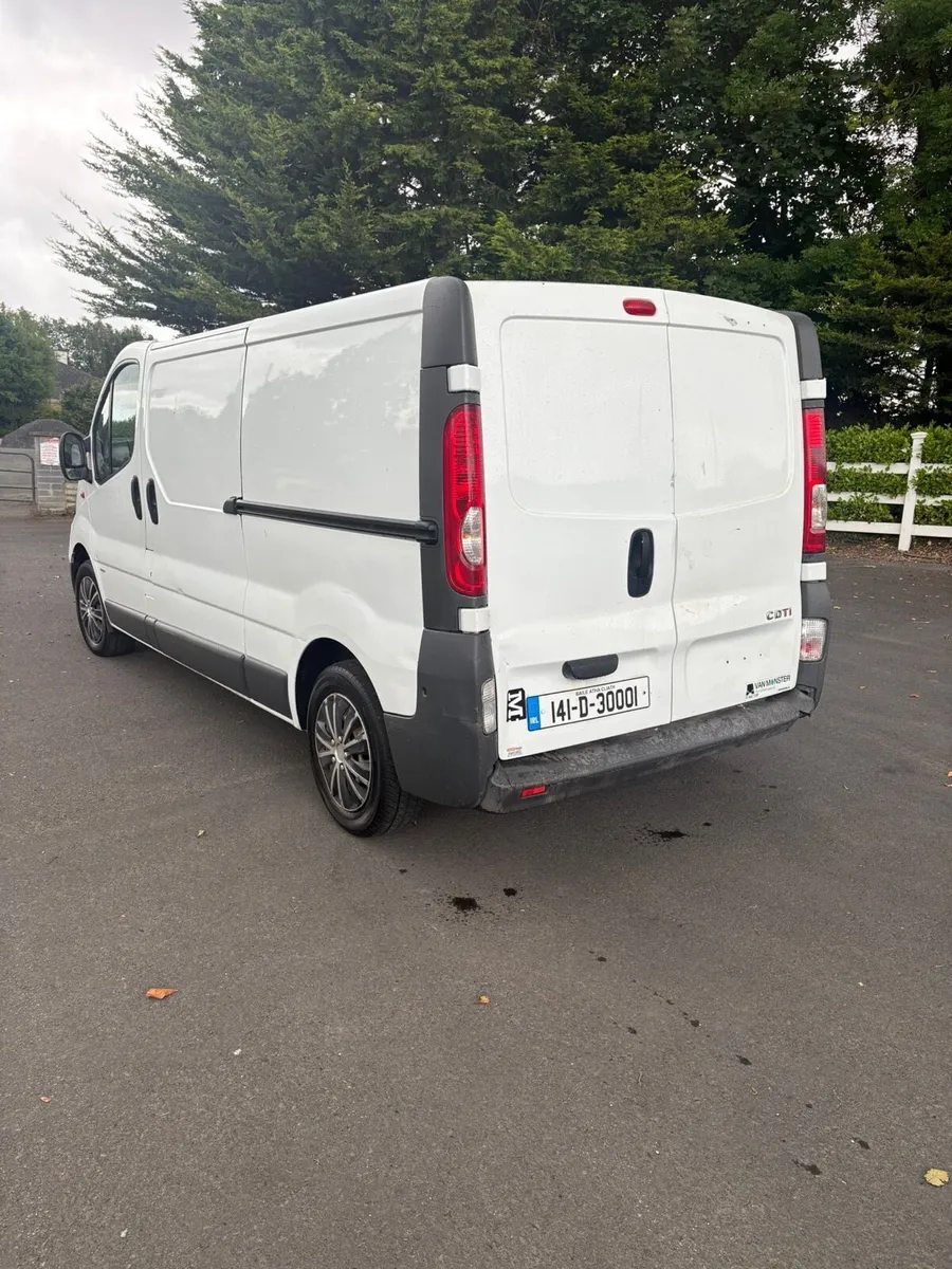 2014 Vauxhall vivaro LWB Doe 6/26 one owner - Image 3