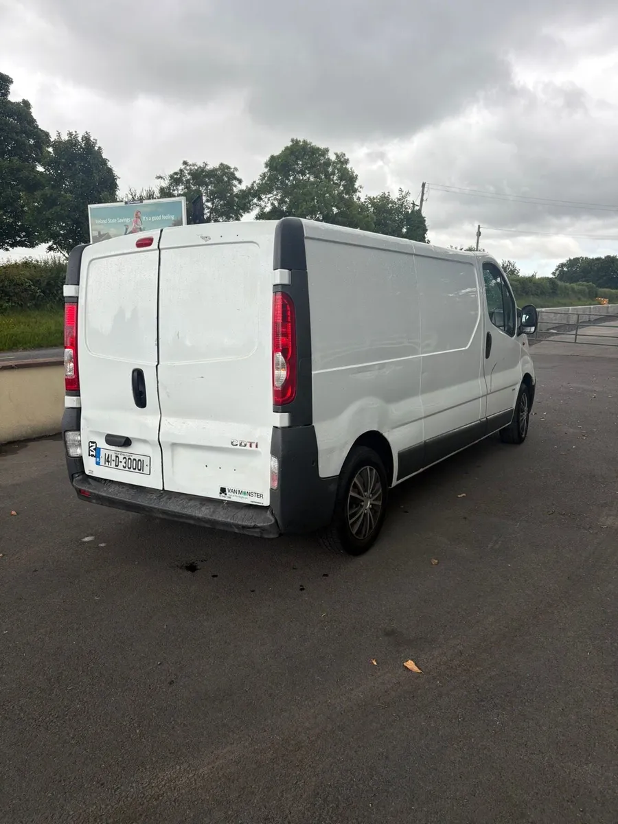 2014 Vauxhall vivaro LWB Doe 6/26 one owner - Image 4