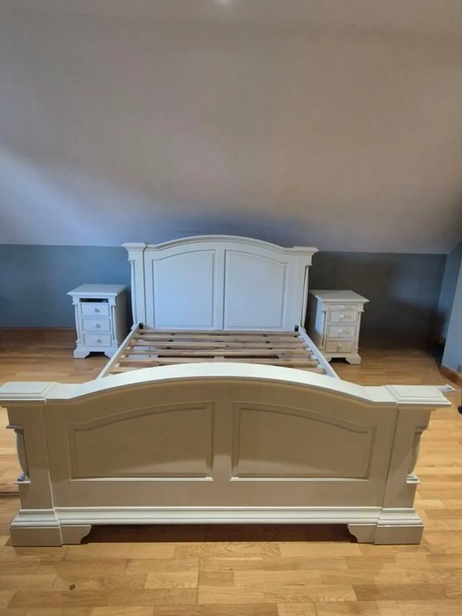 Kingsize bed & matching Bedroom furniture set - Image 2