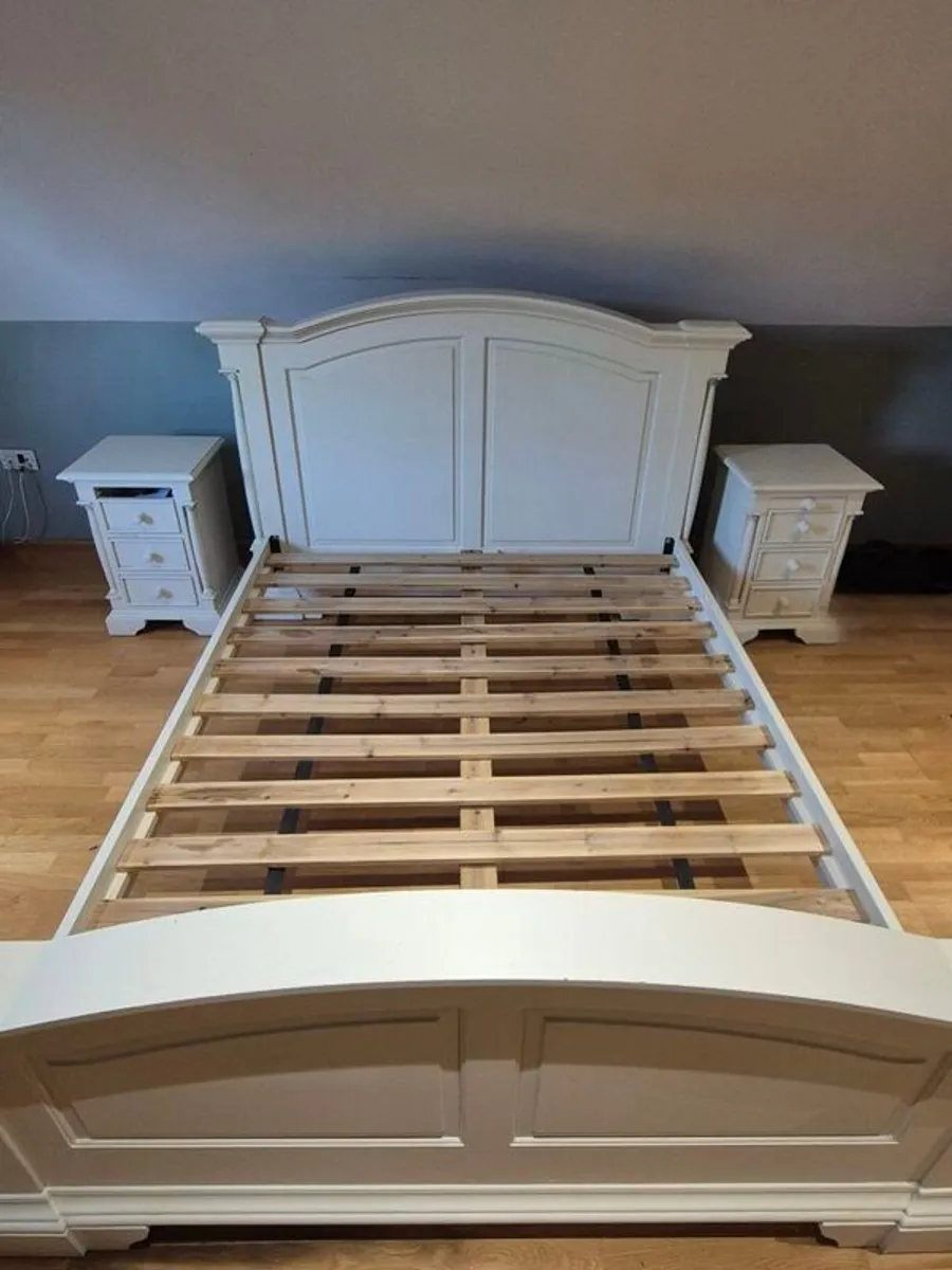 Kingsize bed & matching Bedroom furniture set - Image 3