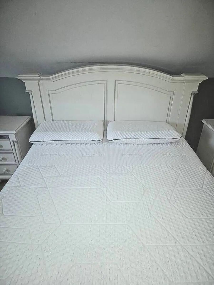 Kingsize bed & matching Bedroom furniture set - Image 4