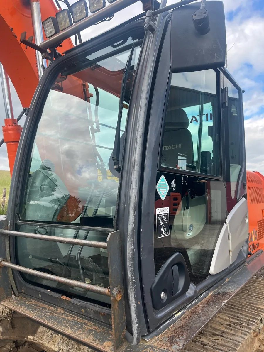 Hitachi Zaxis 130-5 - Image 4